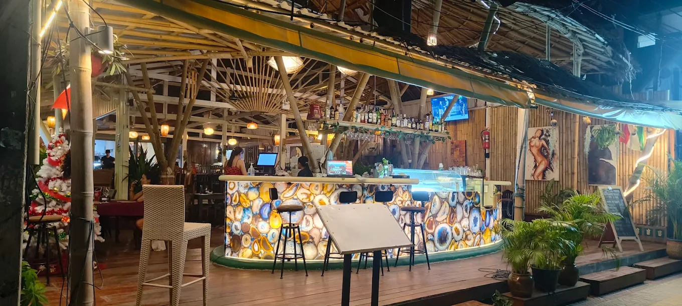 Best Live Music Restaurants in Ao Nang - Italiano Bar & Restaurant